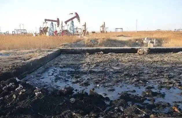 Oil sludge hot water washing method: oil sludge treatment equipment and oil sludge treatment system bolg